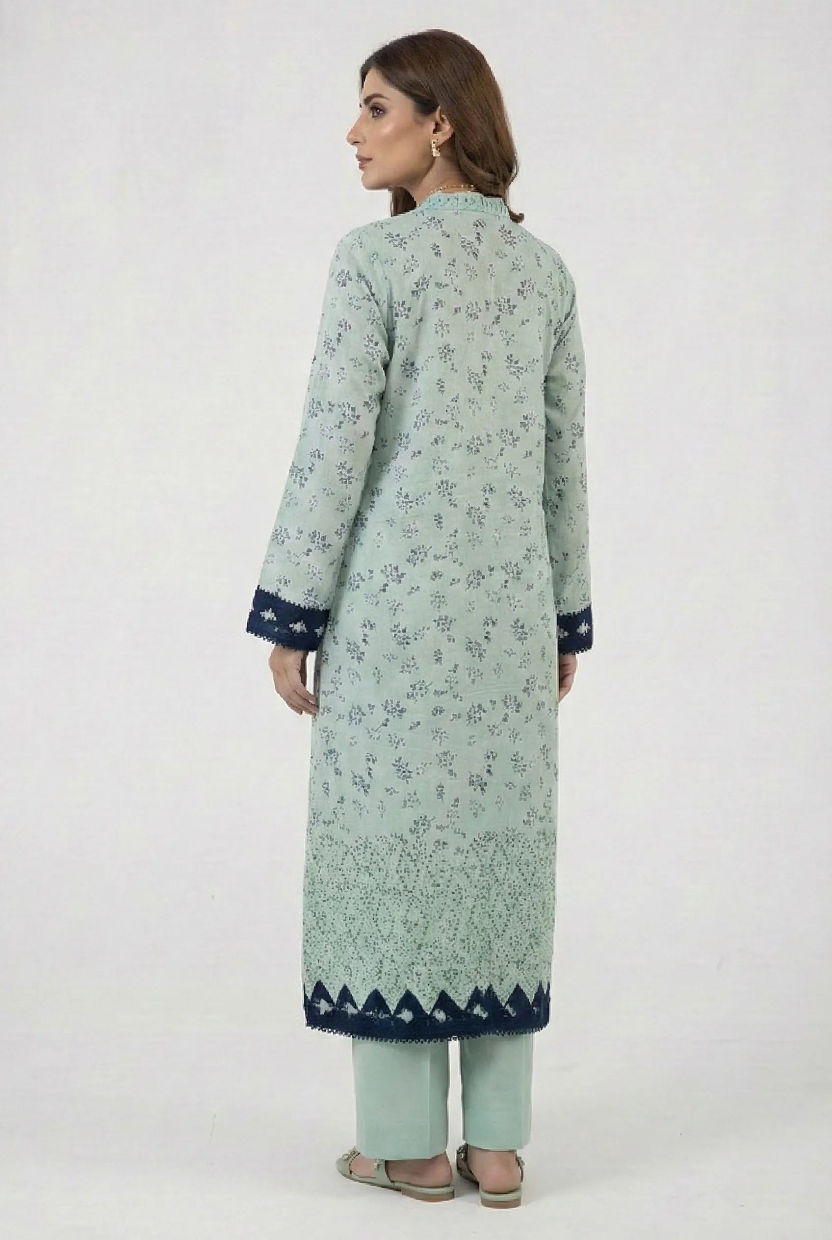 2 Piece Chiefly Viscose D2 Secondary image