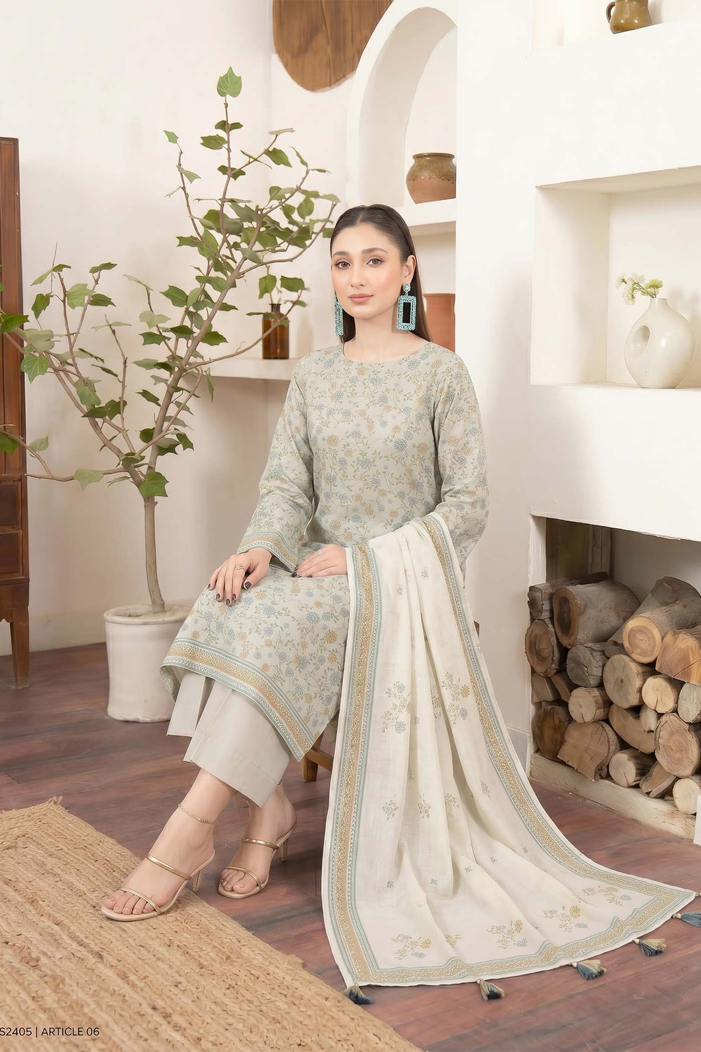 Bagh-e-Iram Jacquard Lawn V2 D06