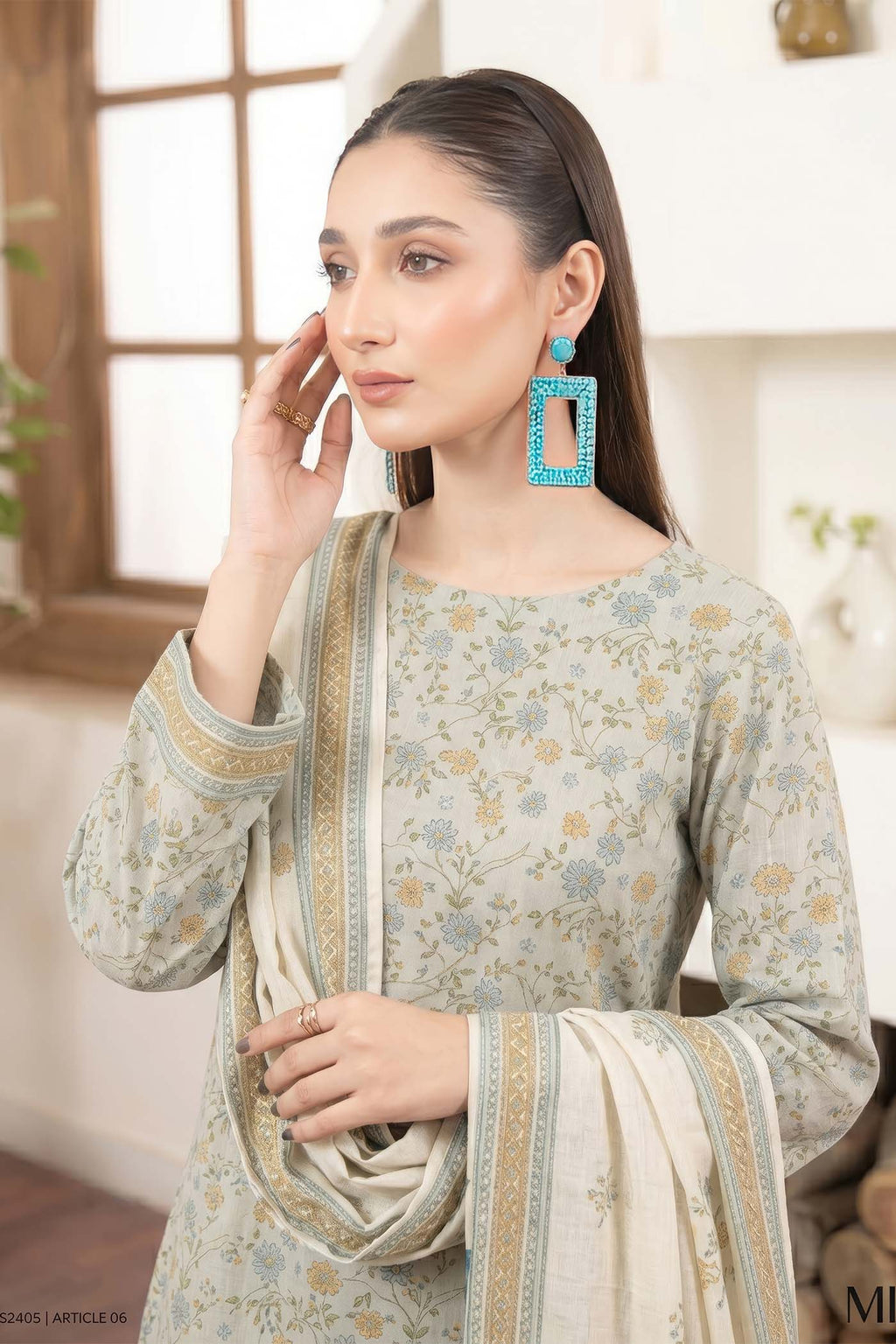 Bagh-e-Iram Jacquard Lawn V2 D06