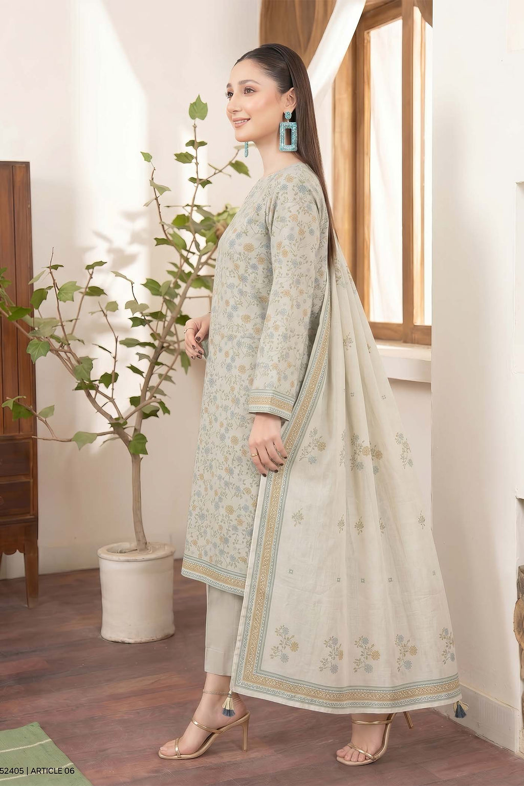 Bagh-e-Iram Jacquard Lawn V2 D06