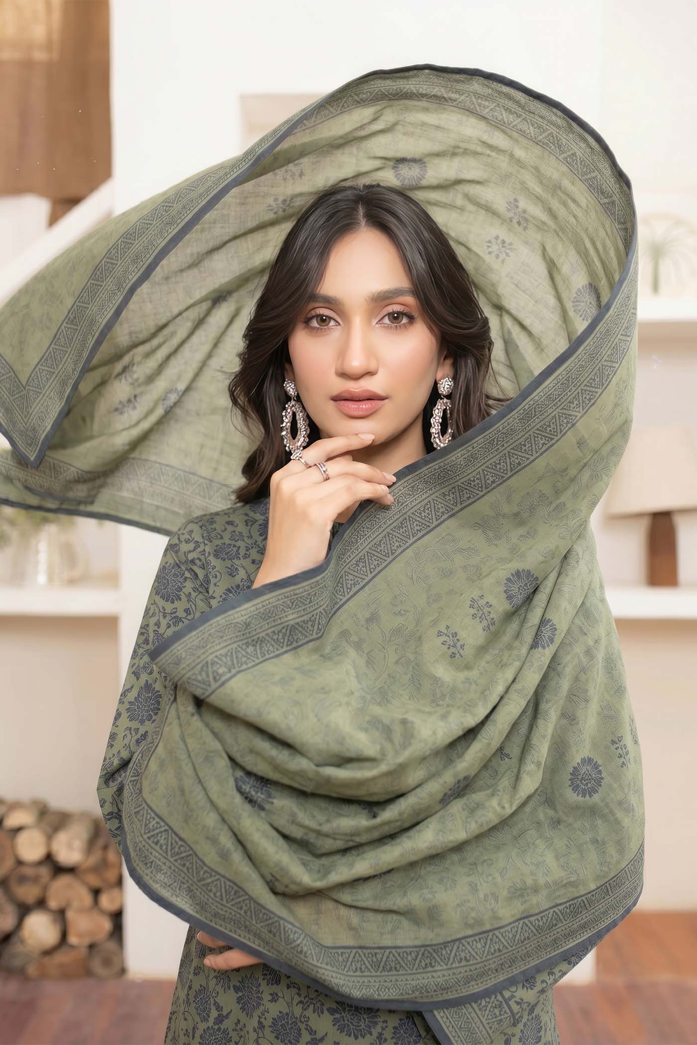 Bagh-e-Iram Jacquard Lawn V2 D08